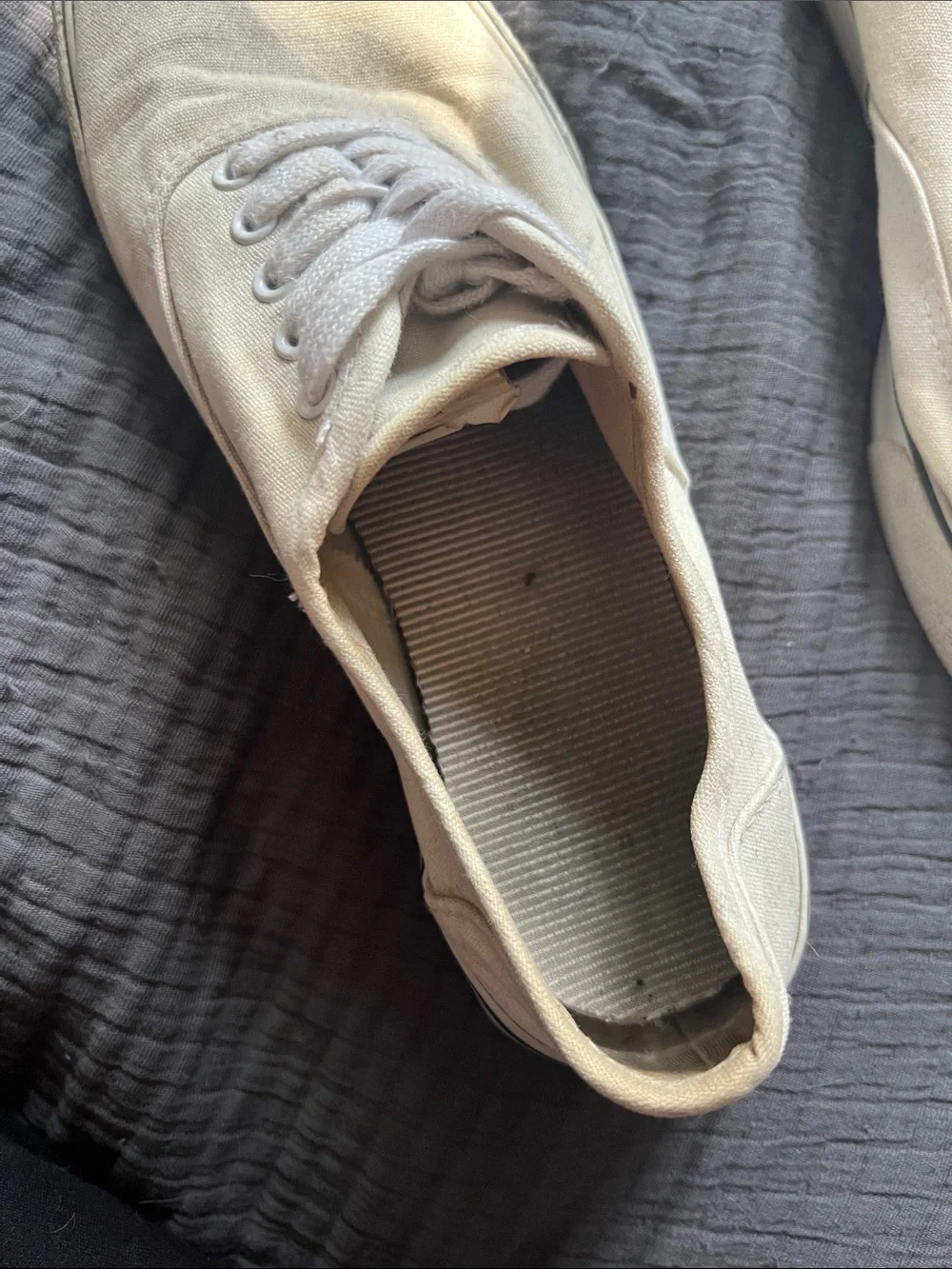 Women’s WW Very Worn White Canvas Lace-Up Sneakers